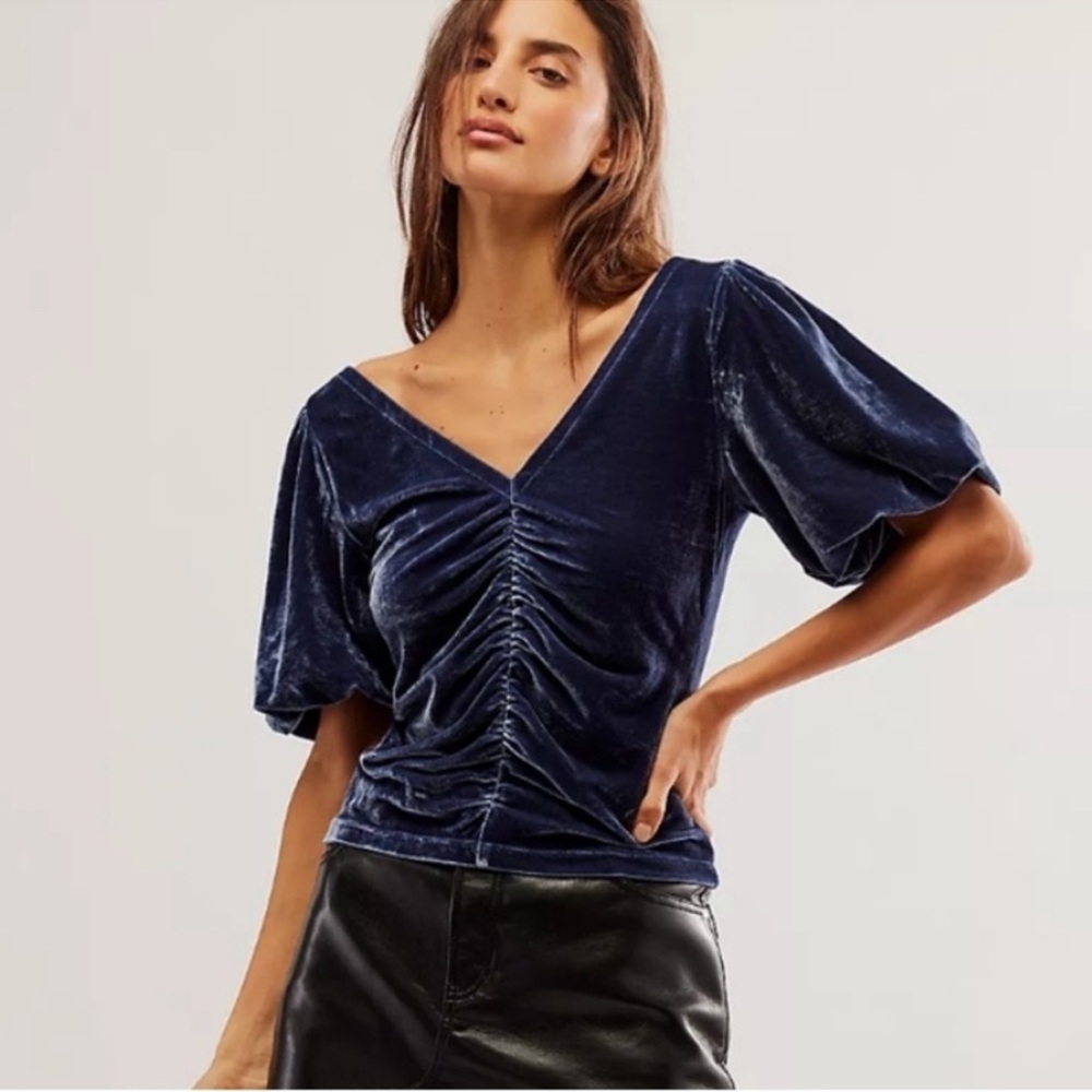 Free People Women's Cupcake Velvet Top V-Neck‎ Puffed Sleeve Blue Size XS